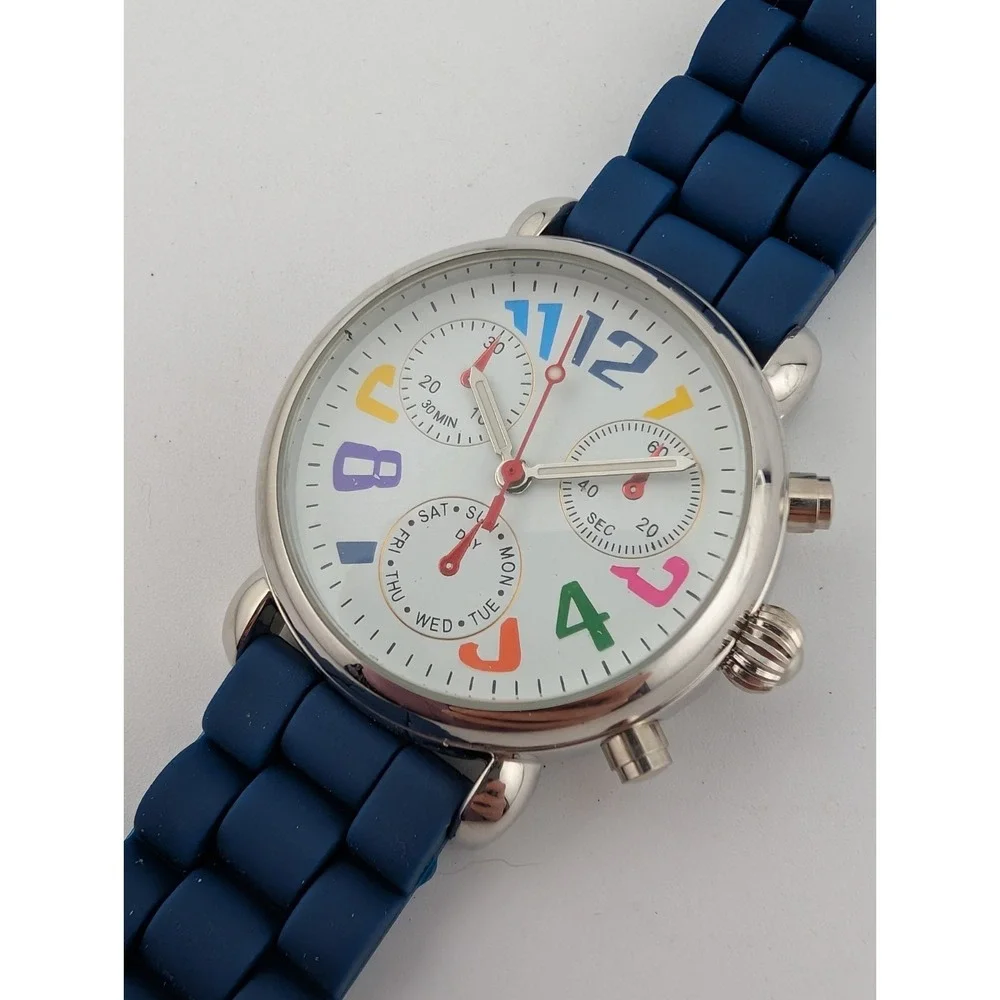 Women's Quartz Watch‎ 36mm Silver Case Navy Blue Silicone Band- New Battery